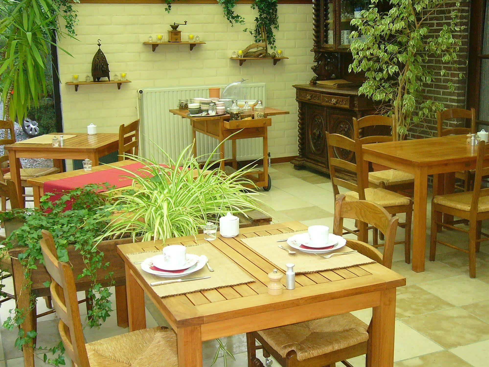Hotel Troopeird Кортрейк Экстерьер фото